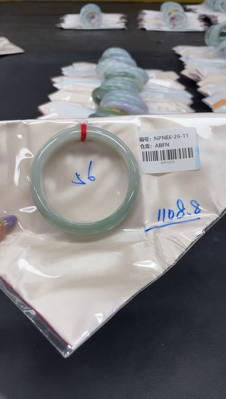 未镶嵌手镯翡翠翡翠手镯