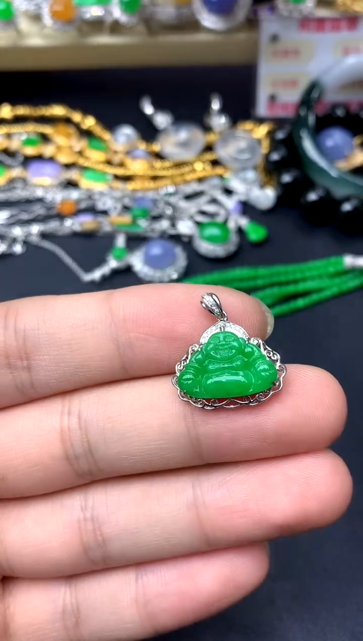 颈饰18K金镶嵌翡翠284 -中国好珍宝