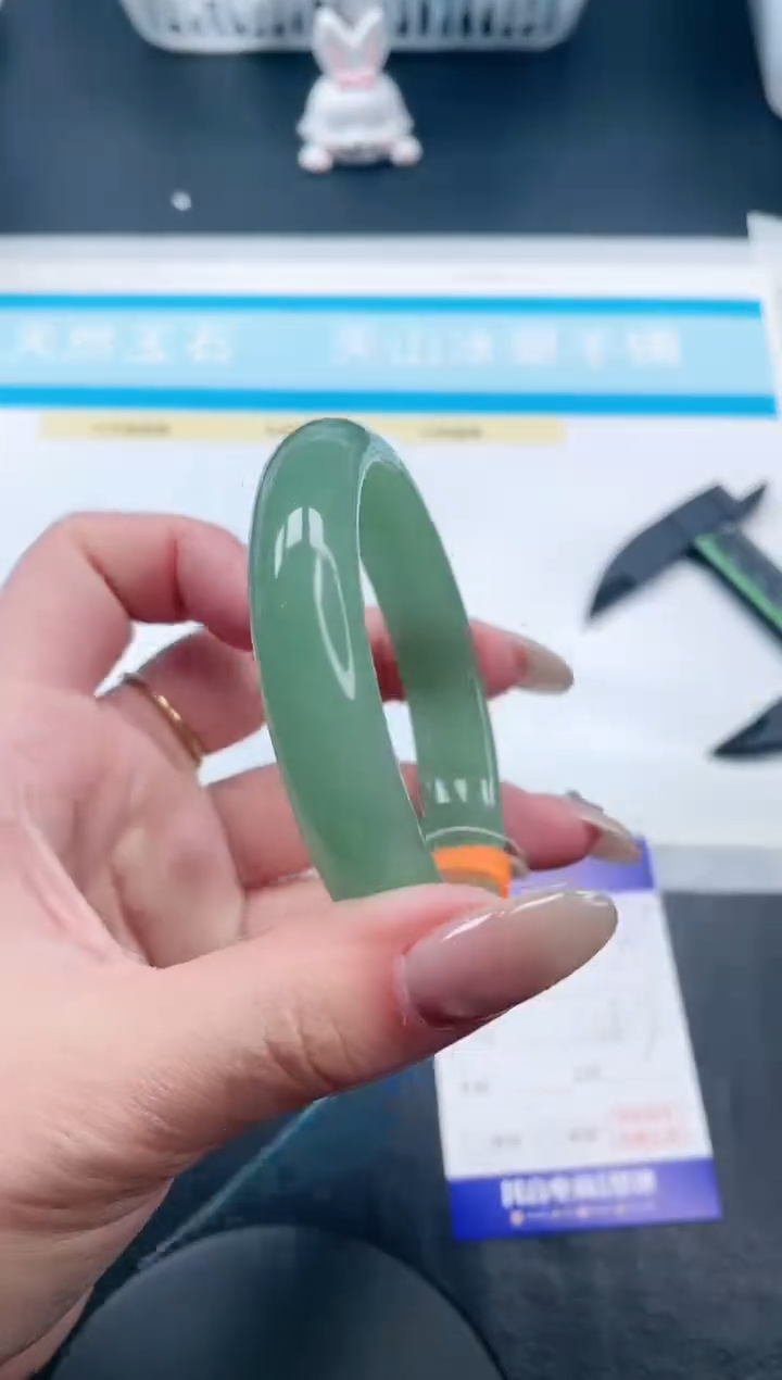 【闪购商品】石英质玉手镯未镶嵌25V271-56