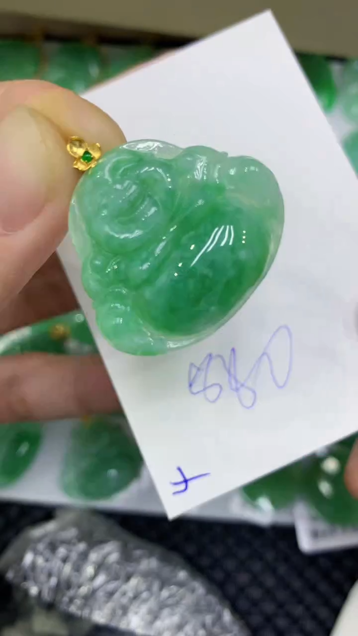 颈饰18K金镶嵌翡翠缅甸A货翡翠