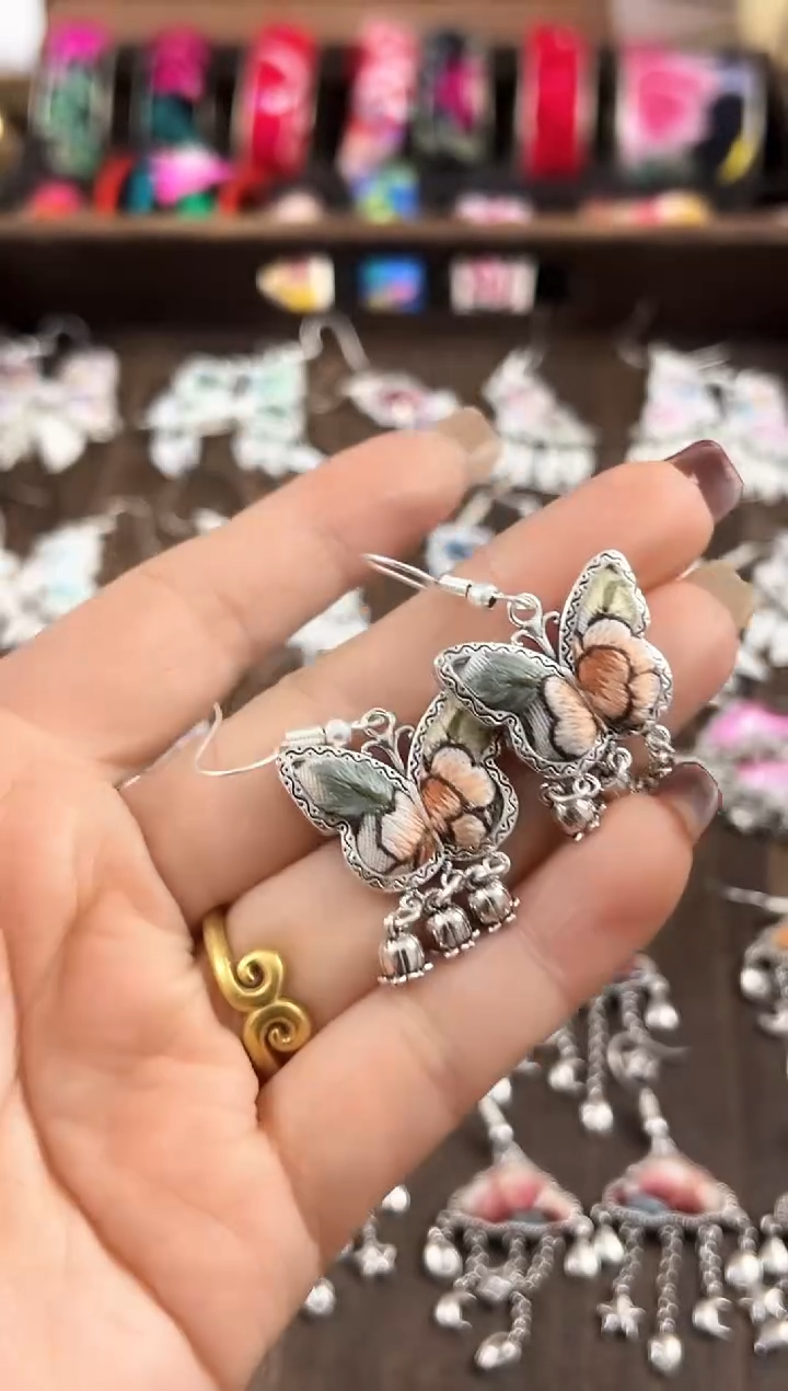 【闪购商品】织绣民族风老绣饰品333