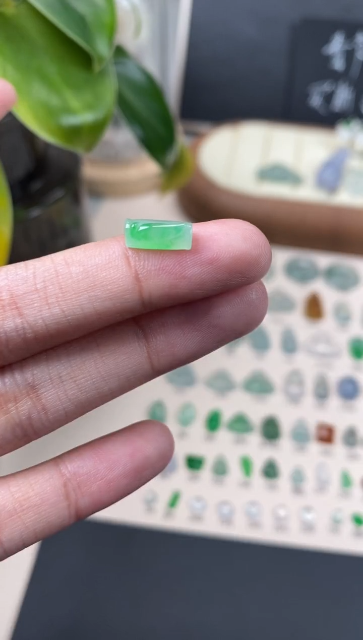 【闪购商品】翡翠颈饰未镶嵌翡翠冰种竹节