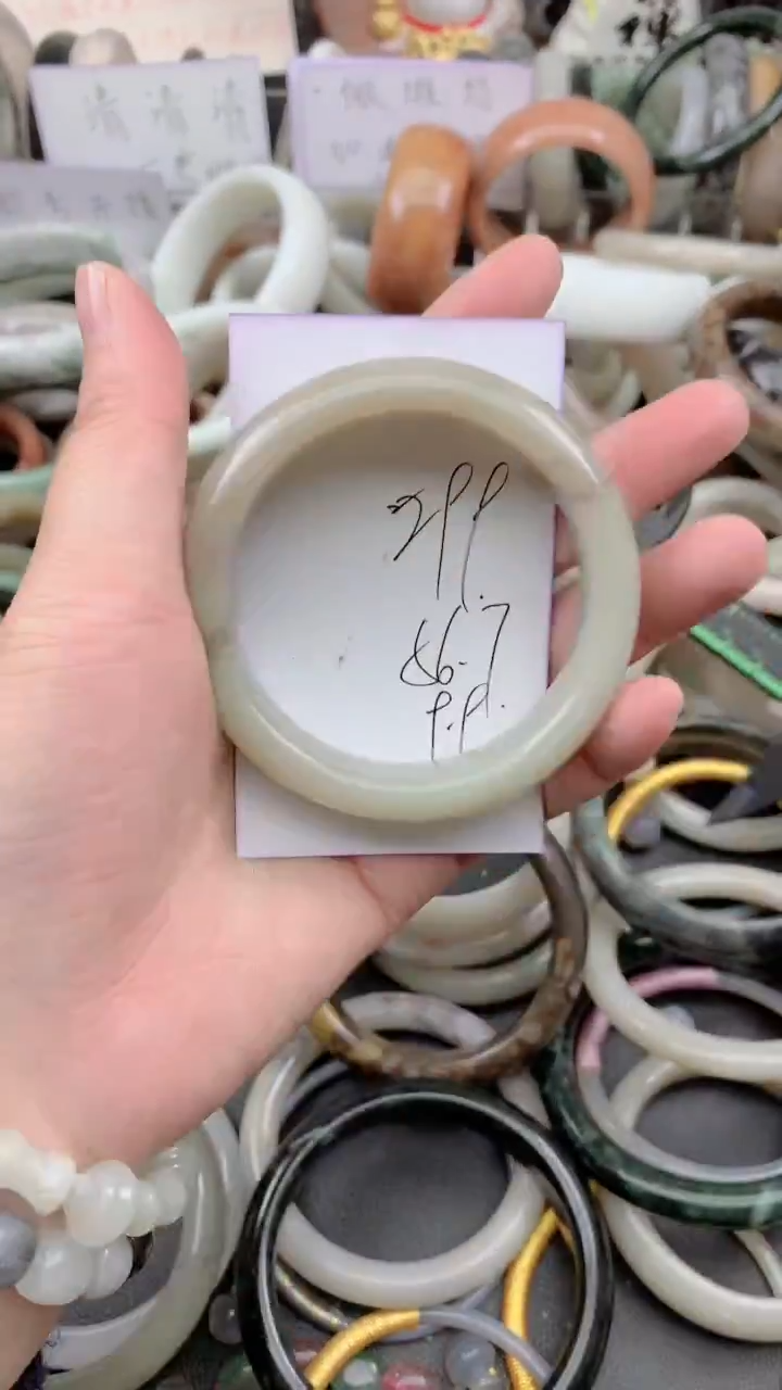 未镶嵌手镯石英质玉299