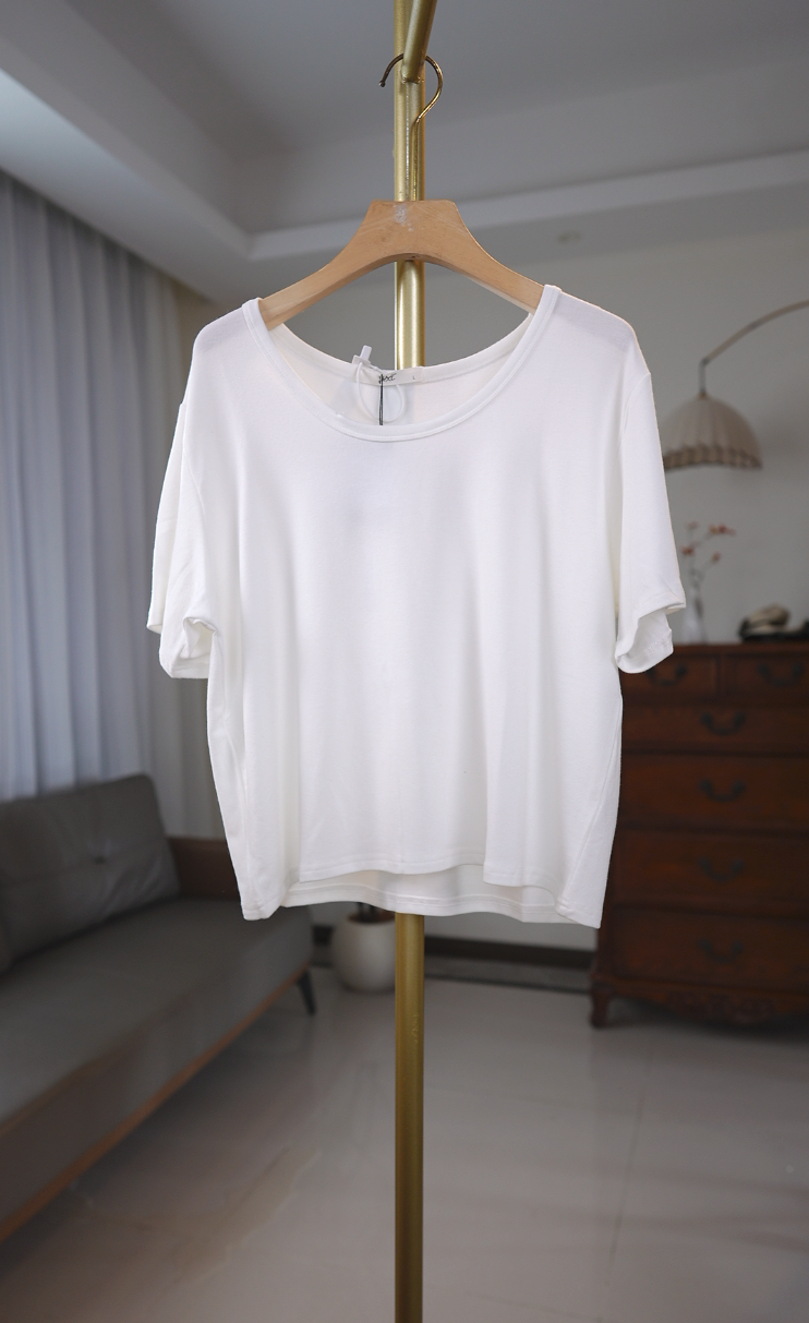 B4-2-2-2412 纯色遮肉上衣-冯丽丽