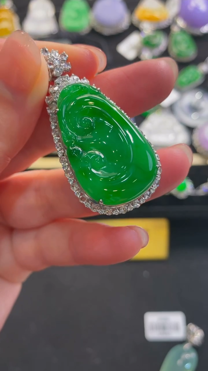 【闪购商品】翡翠颈饰未镶嵌如意