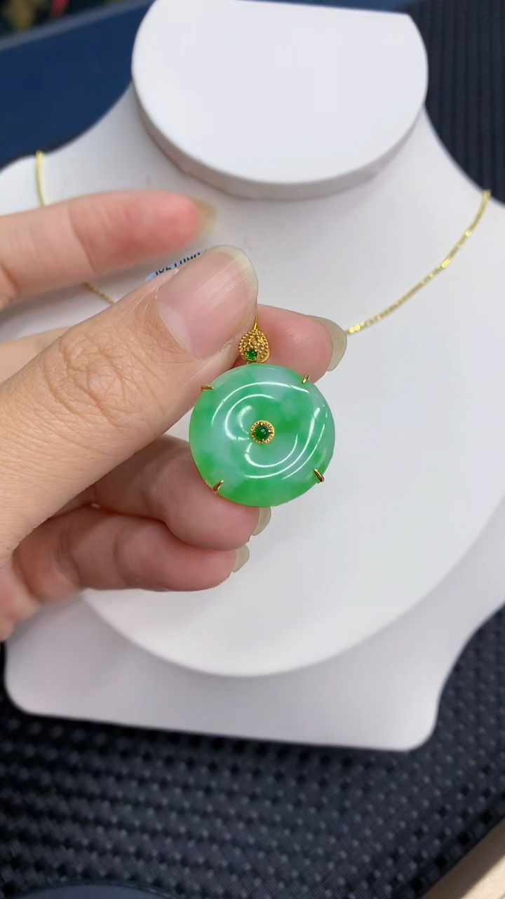 【闪购商品】翡翠颈饰18K金镶嵌            8
