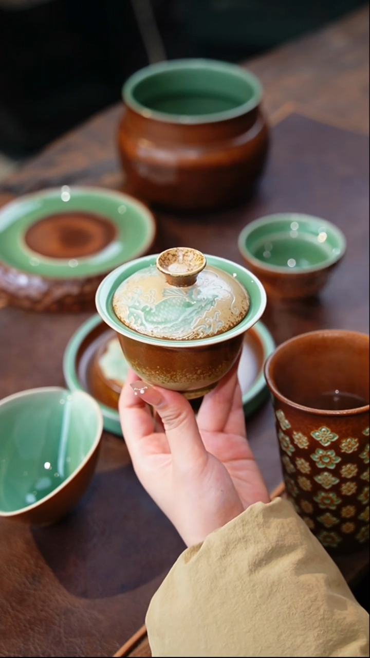 【闪购商品】瓷片陈蓉蓉 填釉鱼化龙二才盖碗