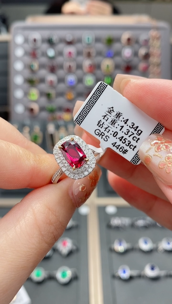 【闪购商品】红宝石戒指18K金镶嵌1.37    