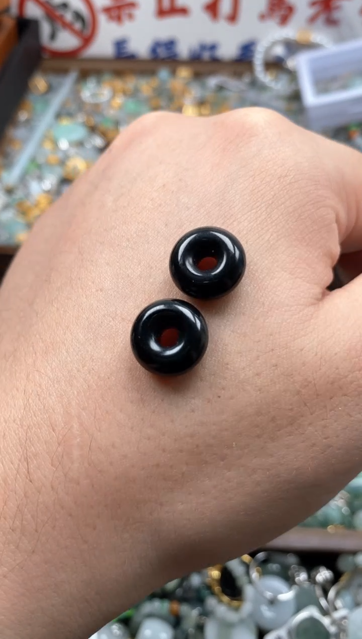 【闪购商品】翡翠颈饰未镶嵌哥哥