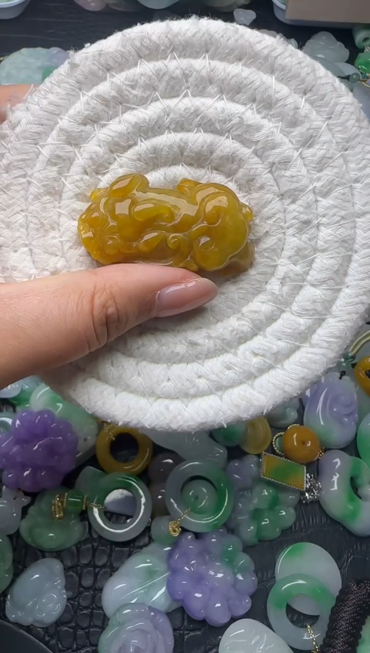 颈饰未镶嵌翡翠缅甸翡翠吊坠