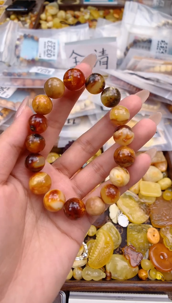 蜜蜡未镶嵌珠宝奇石42