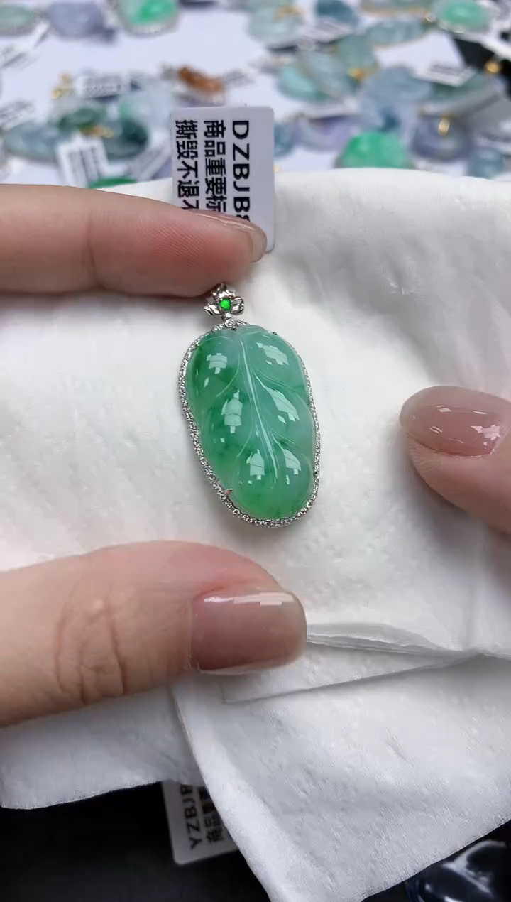 【闪购商品】翡翠颈饰18K金镶嵌天然缅甸翡翠A货