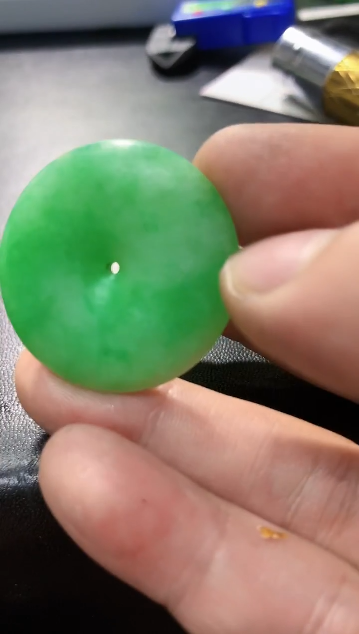 未镶嵌定制翡翠黄*挂件