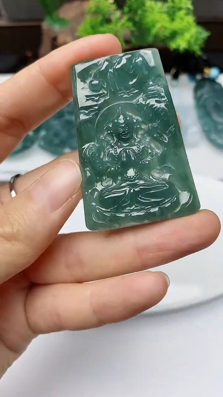 【闪购商品】翡翠颈饰未镶嵌        
