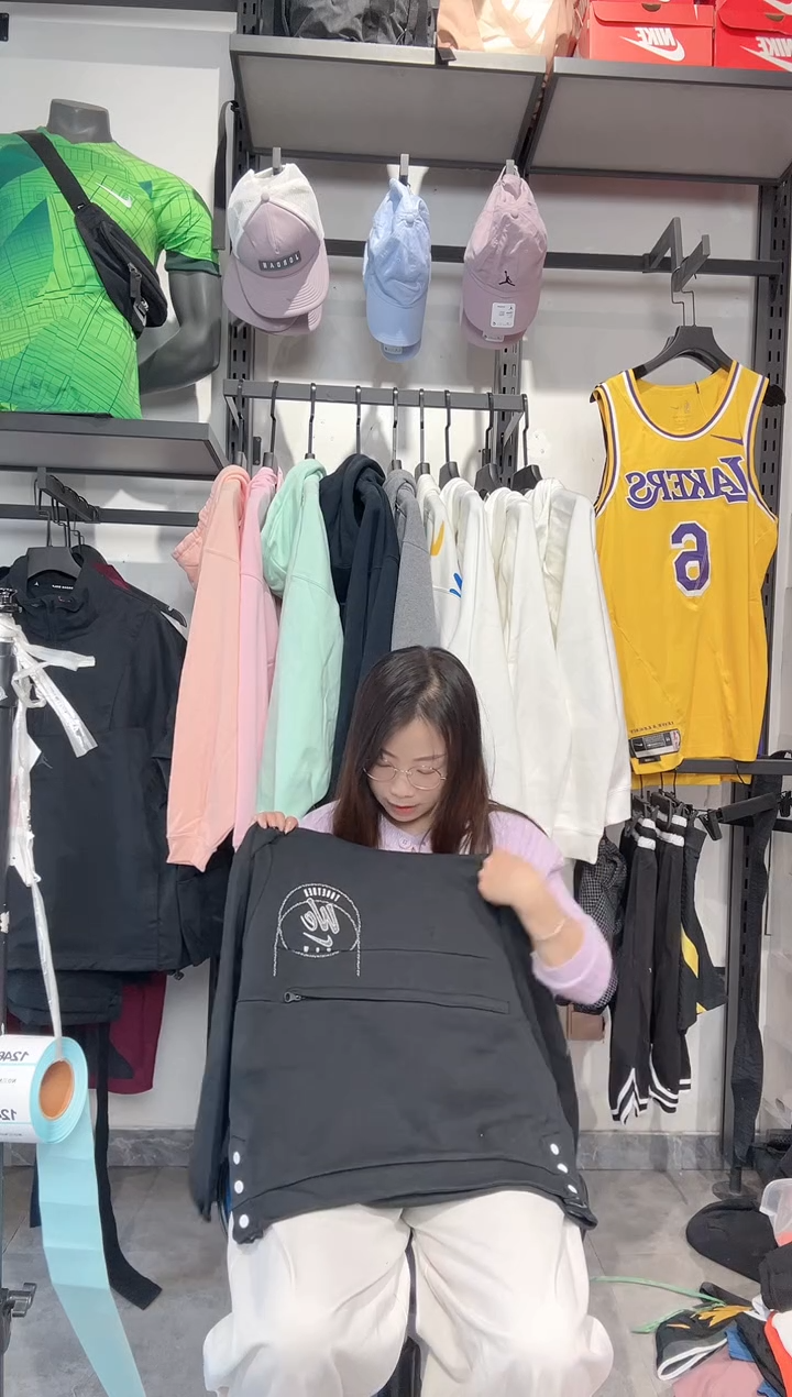 1239   编码 瑕疵款直播间过款为准 尺码 155S