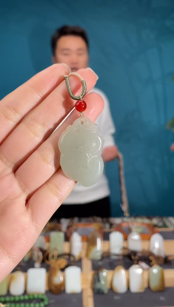 颈饰未镶嵌和田玉1