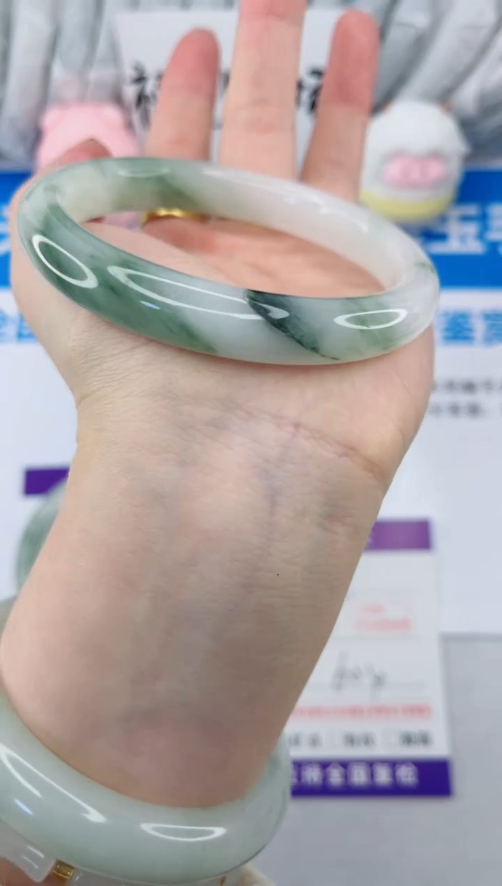 【闪购商品】石英质玉手镯合金19-60.4