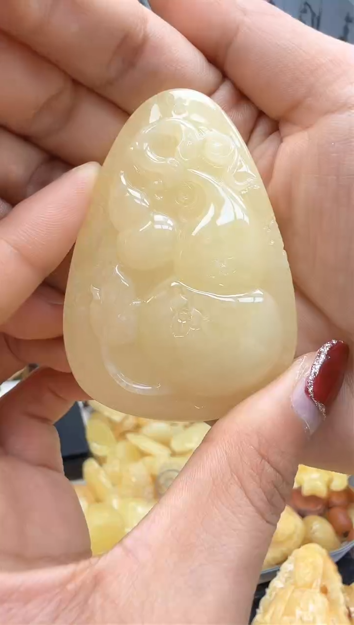 【闪购商品】琥珀裸石未镶嵌挂坠