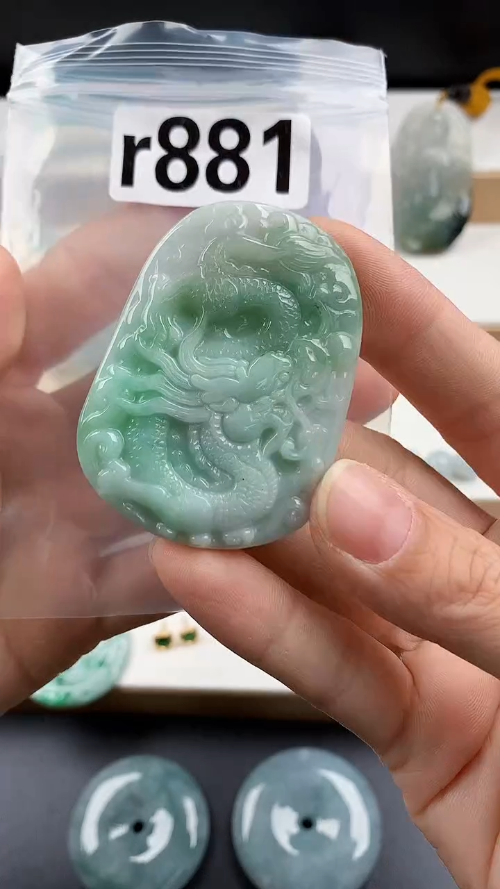 颈饰未镶嵌翡翠天然翡翠吊坠挂件