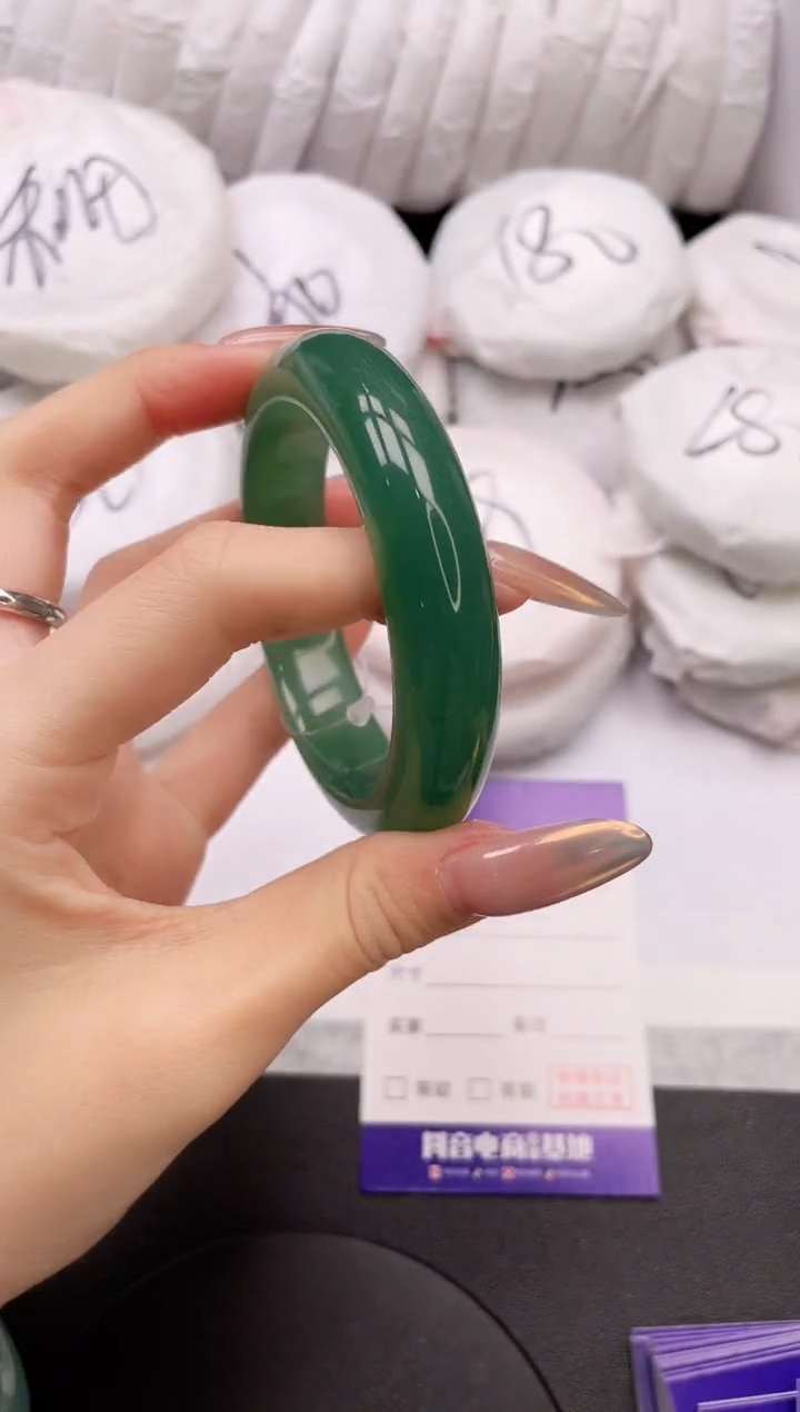 【闪购商品】石英质玉手镯未镶嵌26K346-58