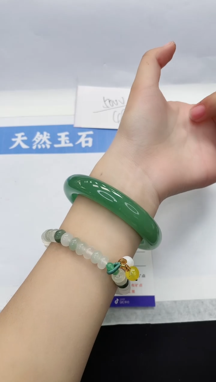【闪购商品】石英质玉手镯未镶嵌D54-60+