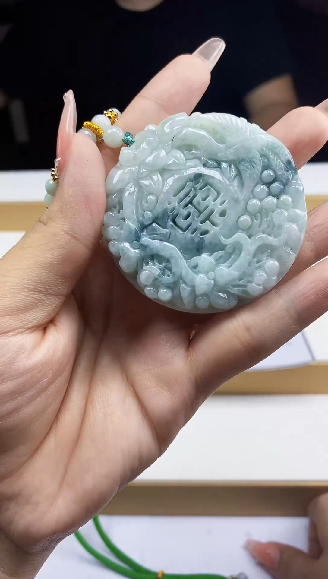 翡翠未镶嵌颈饰 翡翠A货