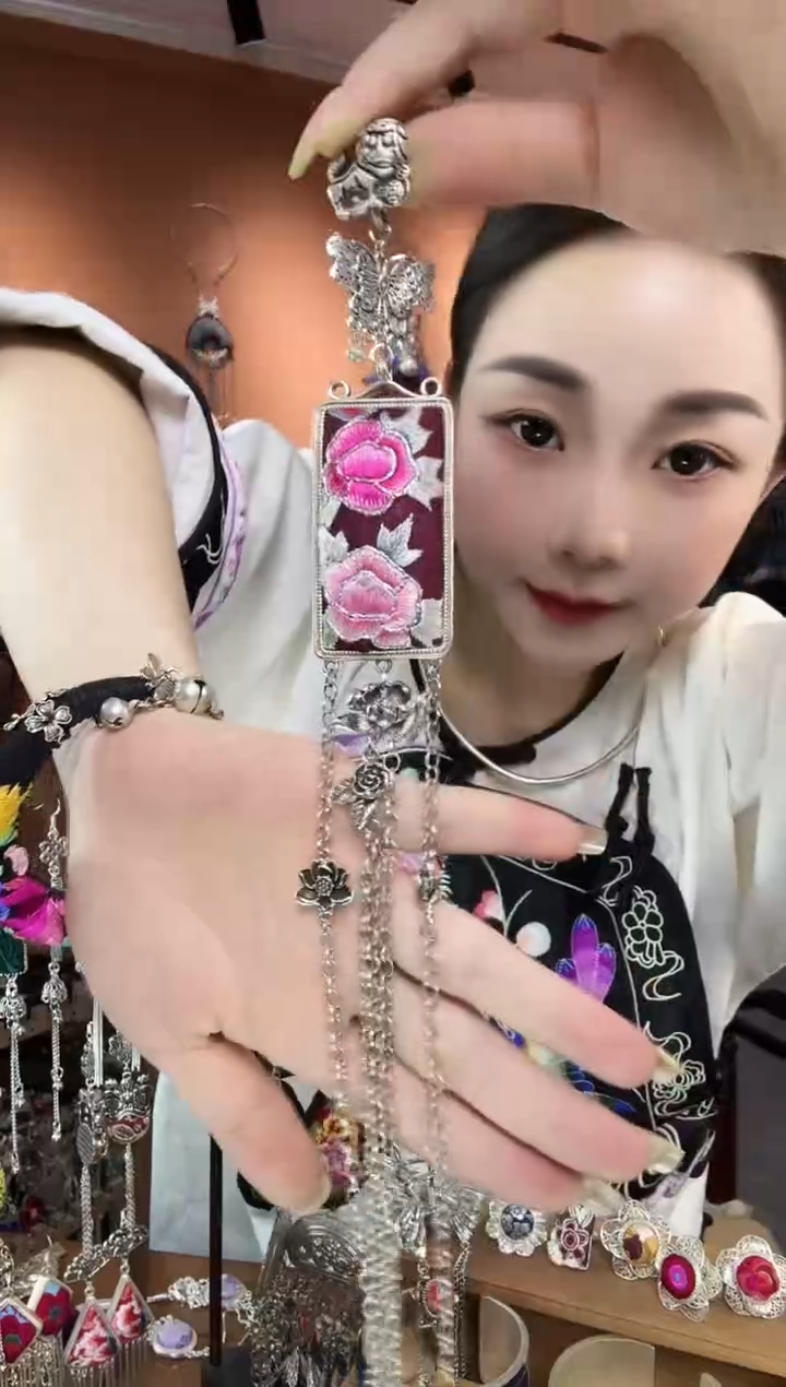 刺绣纯手工民族风压襟