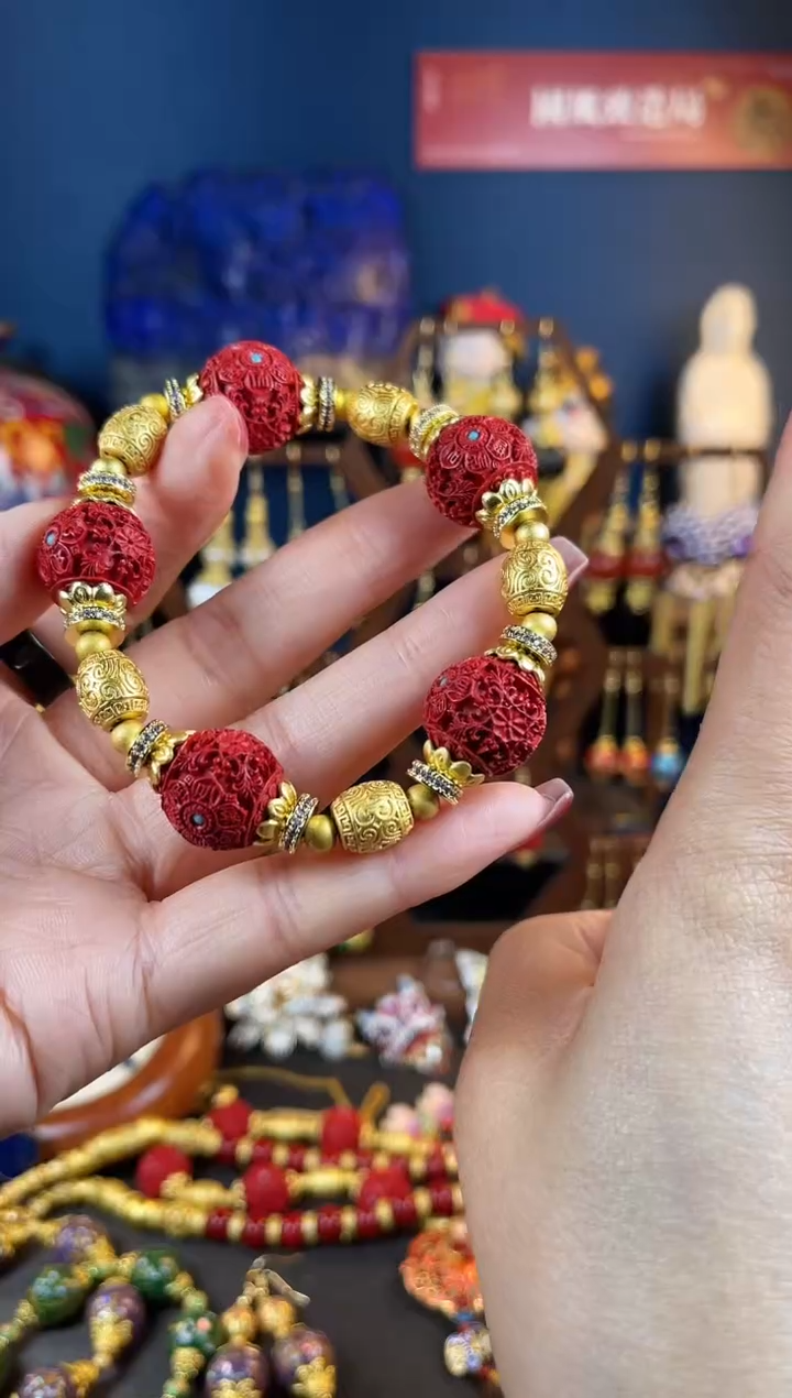 【闪购商品】红红满雕工设计师款手串