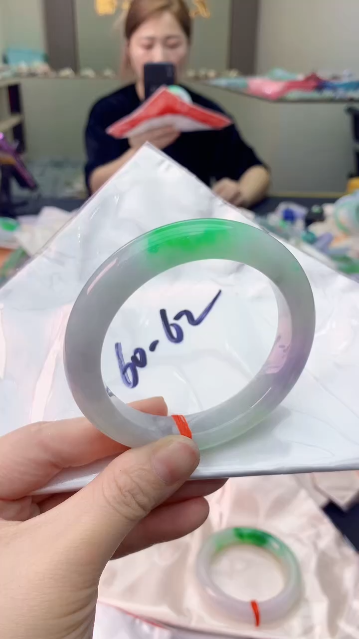翡翠未镶嵌手镯1035583205