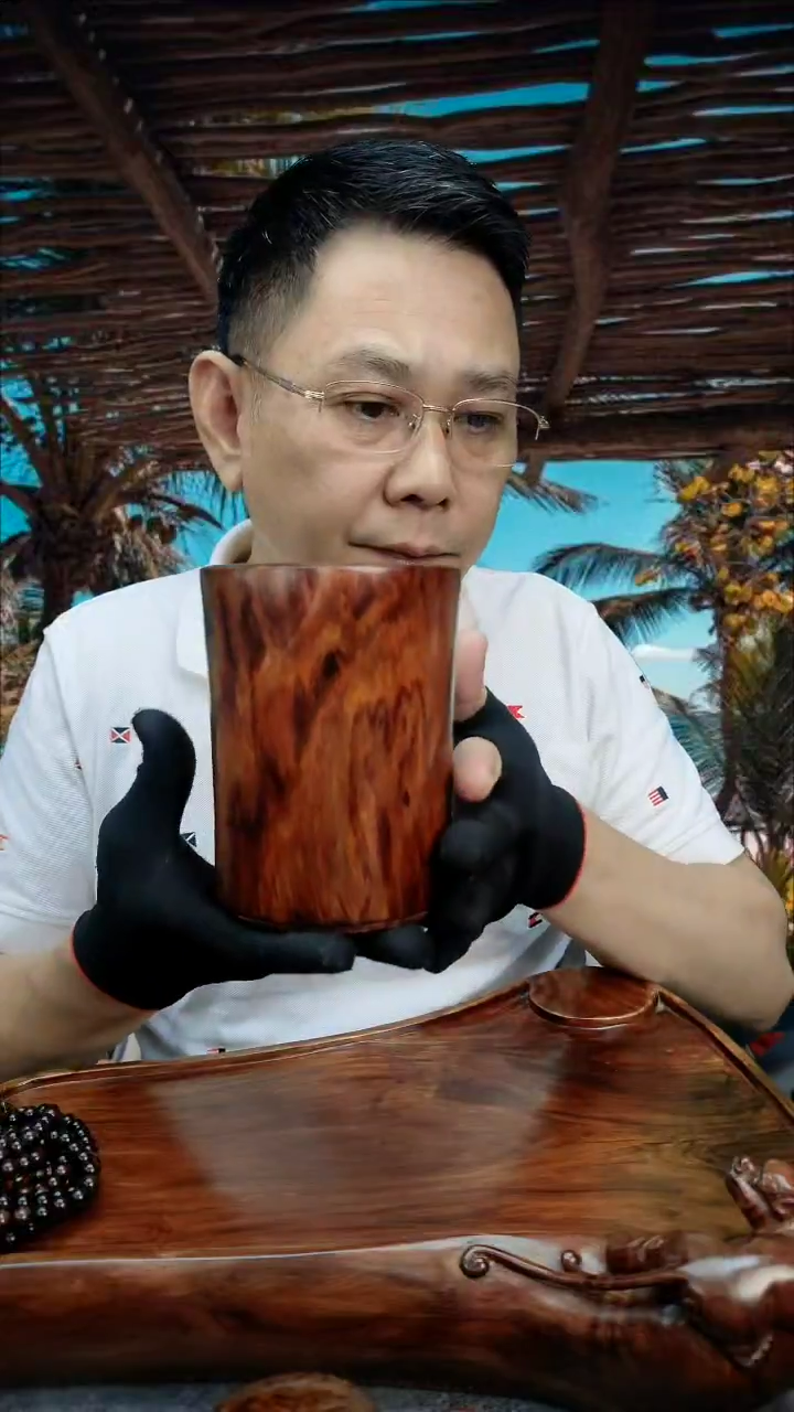 把件黄花梨/降香黄檀欣*海黄野生中性料笔筒摆件