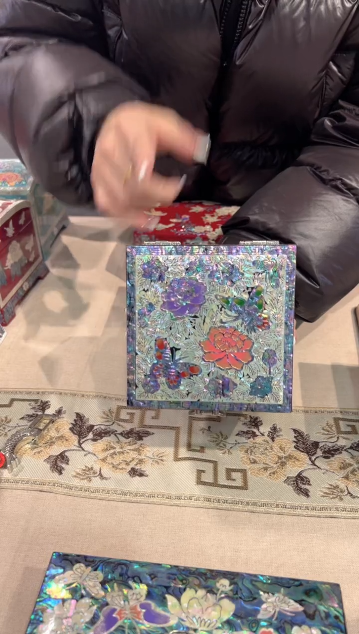 【闪购商品】蓝边黑底·弘贝雅螺钿漆器文化馆