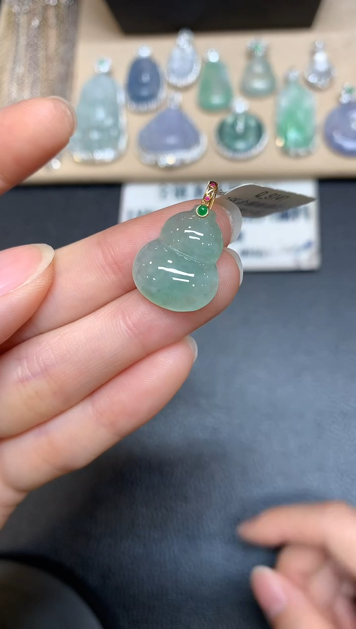 【闪购商品】翡翠颈饰18K金镶嵌葫芦【无服务费多样性发其一