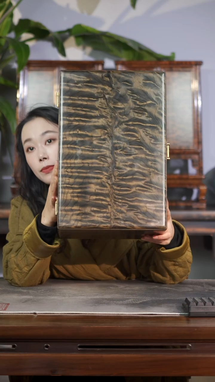 金丝楠云彩水波精工一木一器收纳箱531