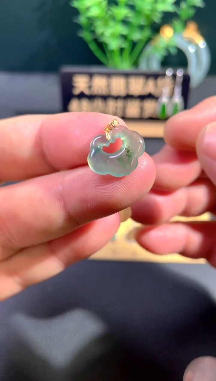 颈饰18K金镶嵌翡翠翡翠