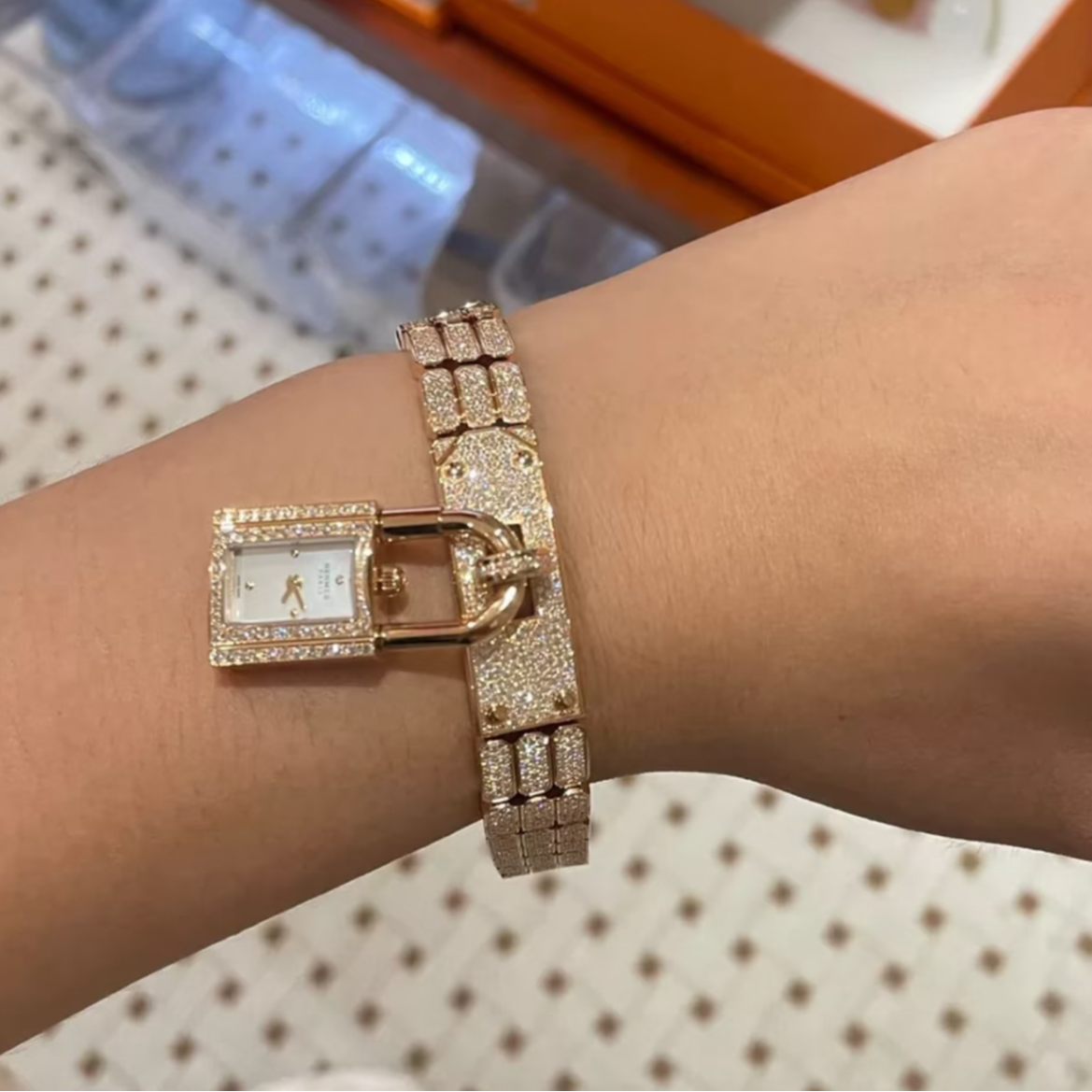 99新 Hermes/爱马仕 小花Jerry  锁头满钻玫瑰金表