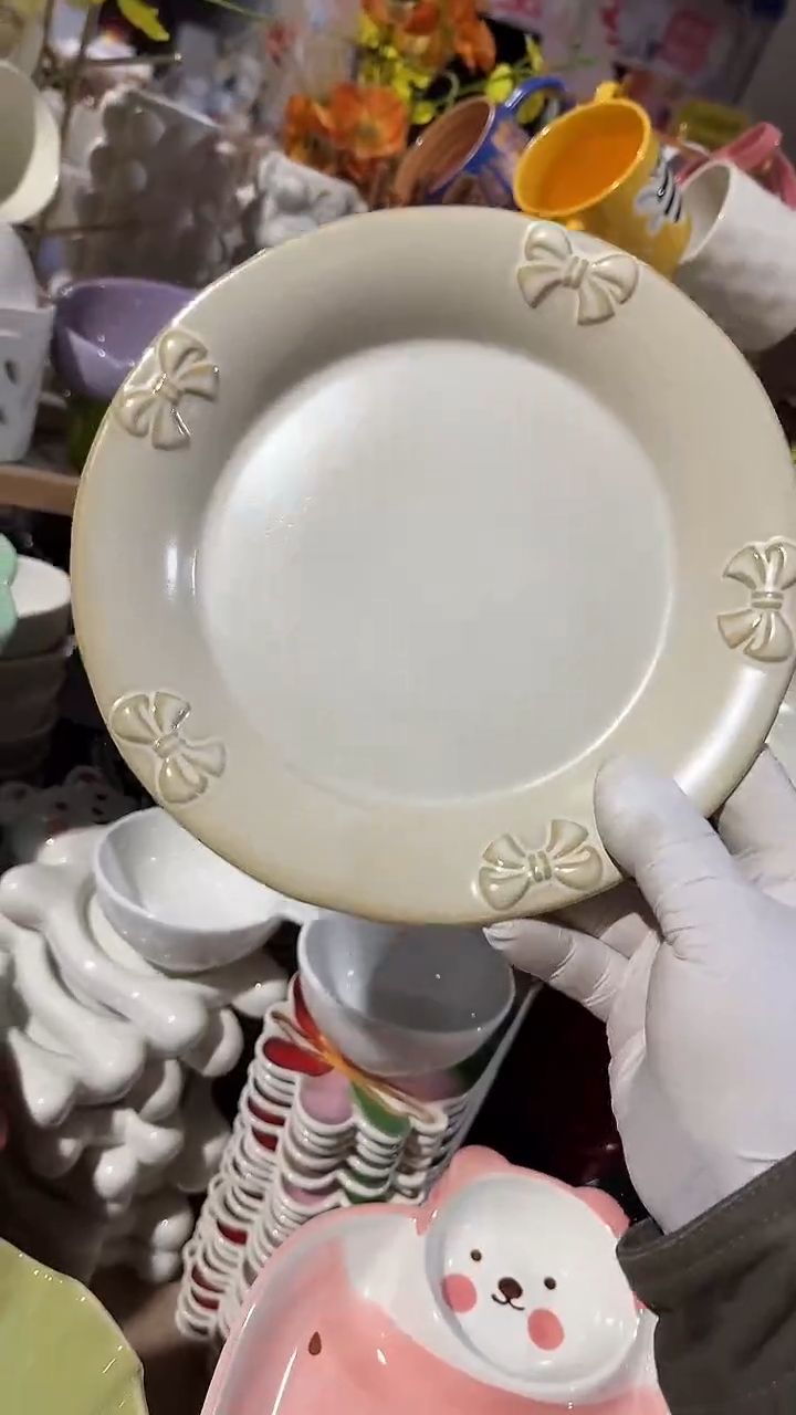 陶瓷蝴蝶结深盘微瑕 凑满20元包邮