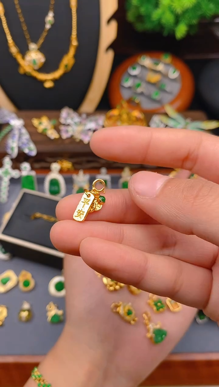 【闪购商品】翡翠吊坠(不含链)银S925镶嵌平安喜乐牌