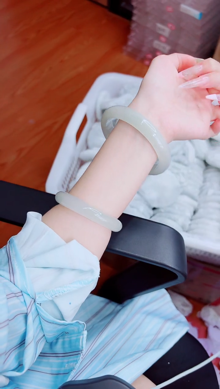 石英质玉手镯未镶嵌57/64.8