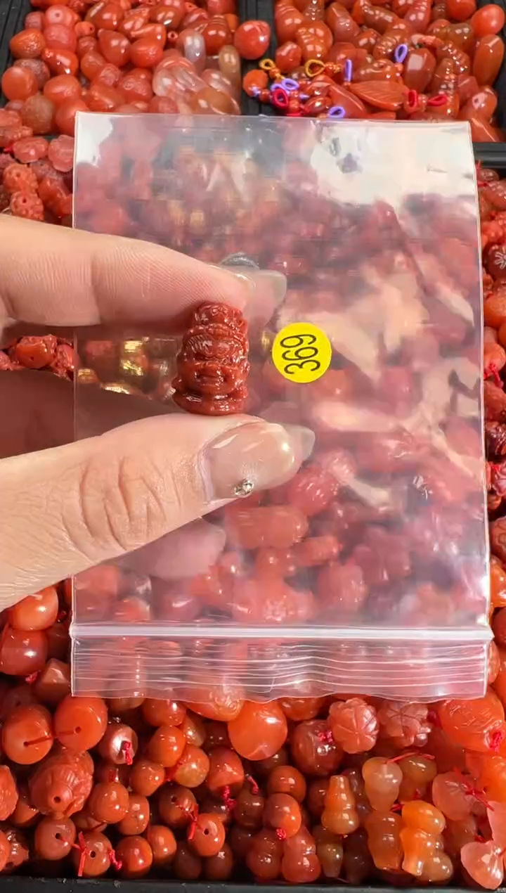 【闪购商品】南红玛瑙颈饰未镶嵌1