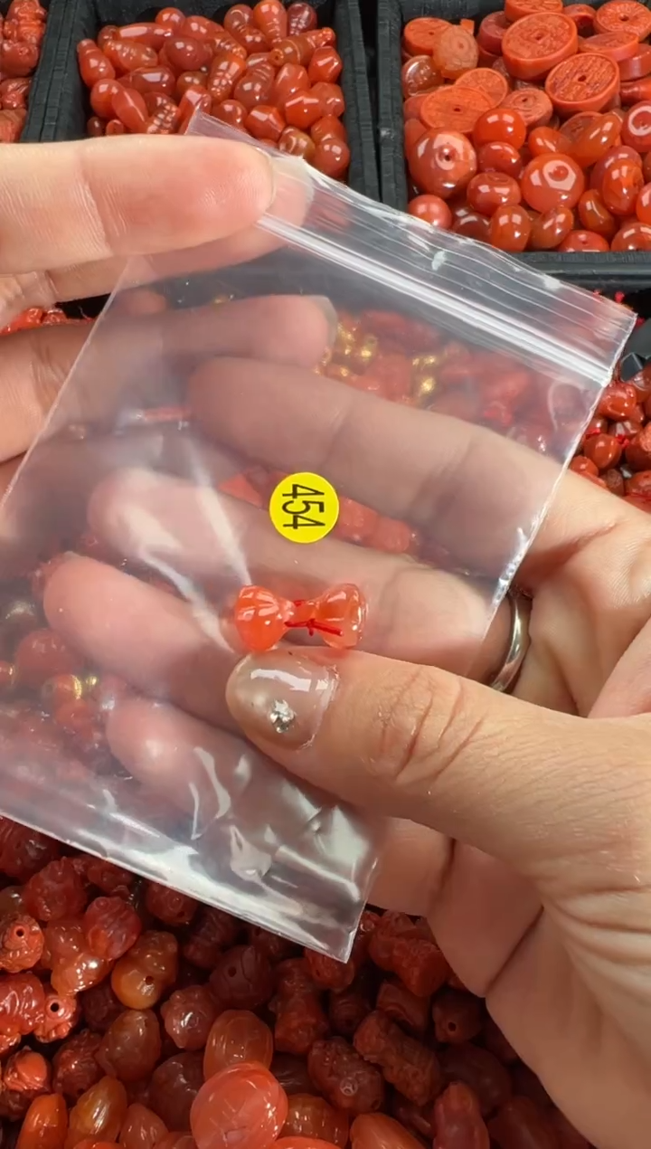 【闪购商品】南红玛瑙颈饰未镶嵌1