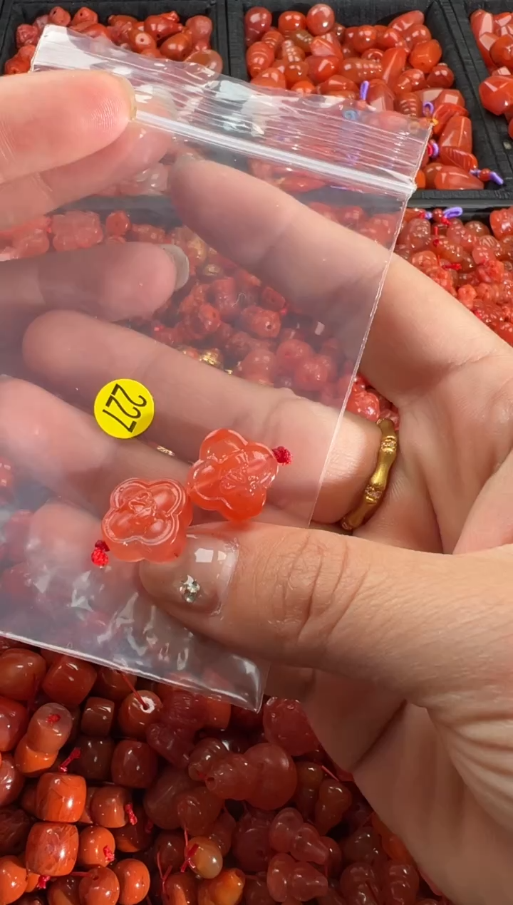 【闪购商品】南红玛瑙颈饰未镶嵌1