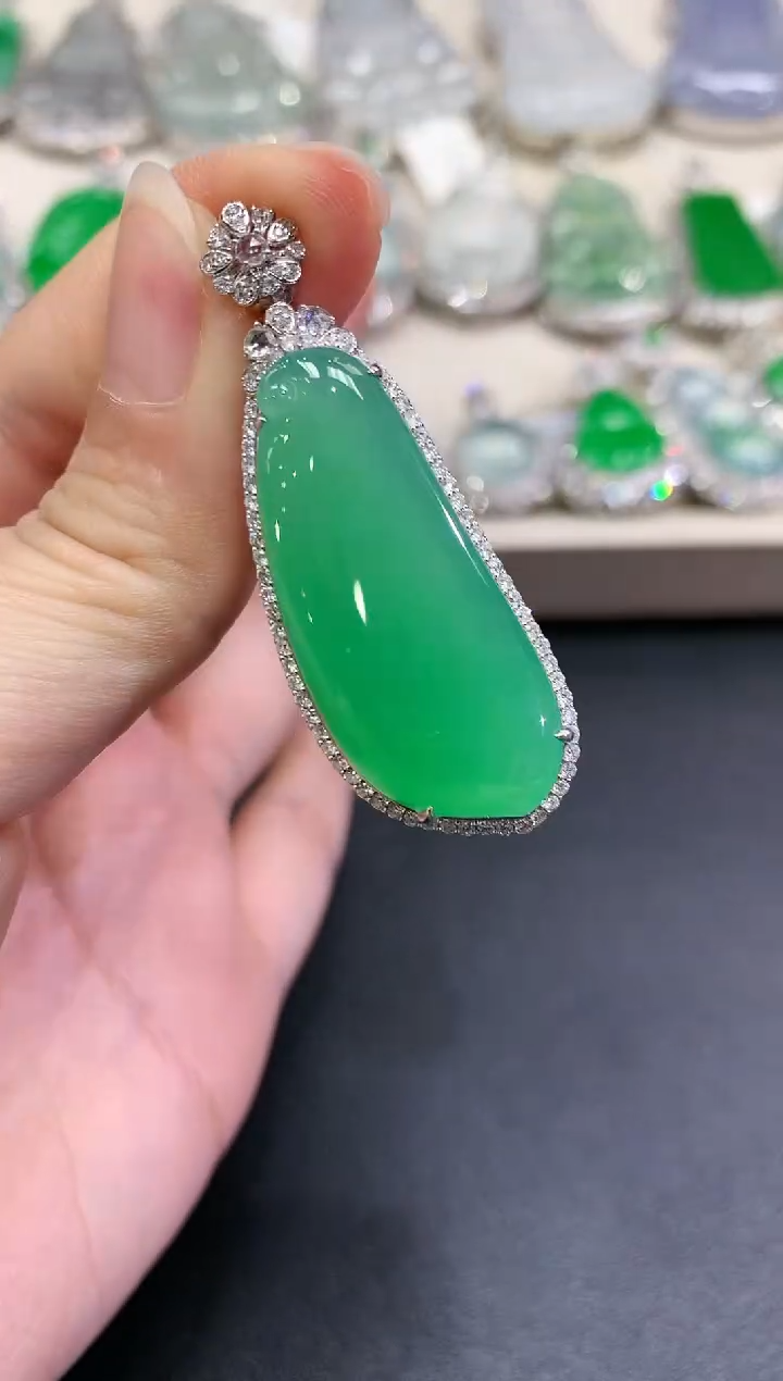 【闪购商品】翡翠颈饰18K金镶嵌C121