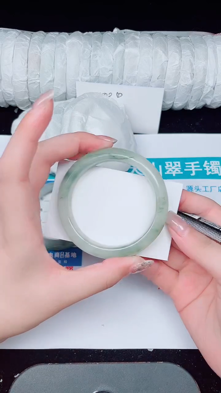 未镶嵌手镯石英质玉32-55/56