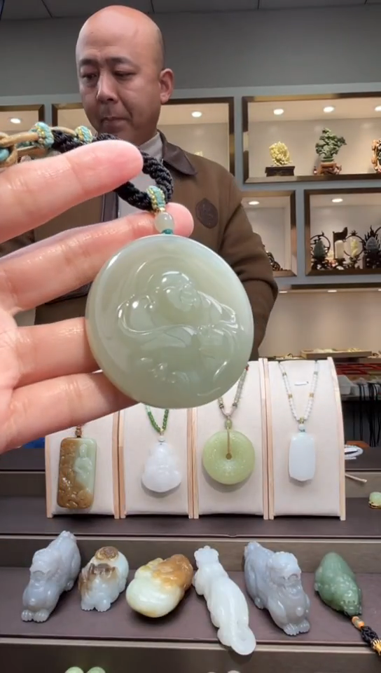 颈饰未镶嵌和田玉苏