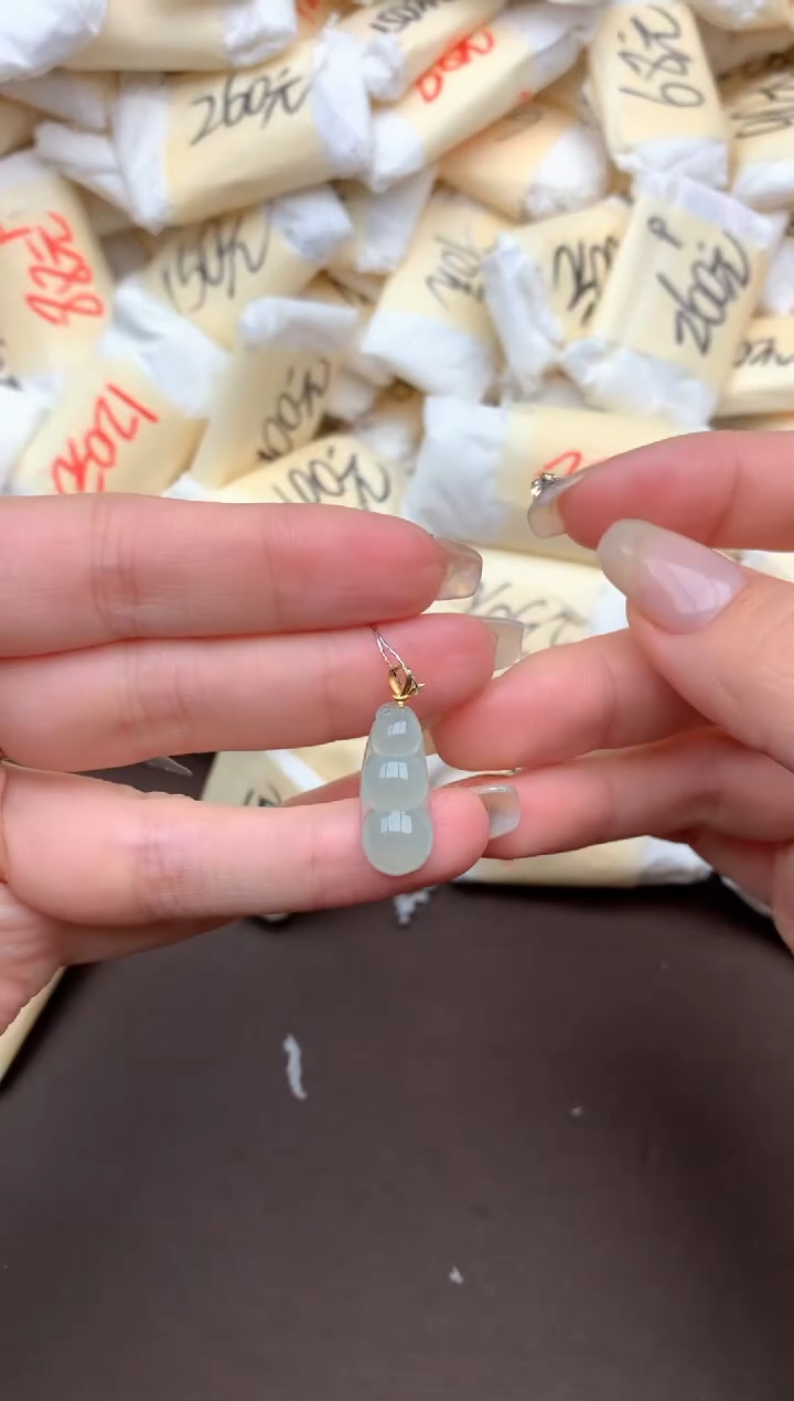 【闪购商品】翡翠挂件18K金镶嵌— 