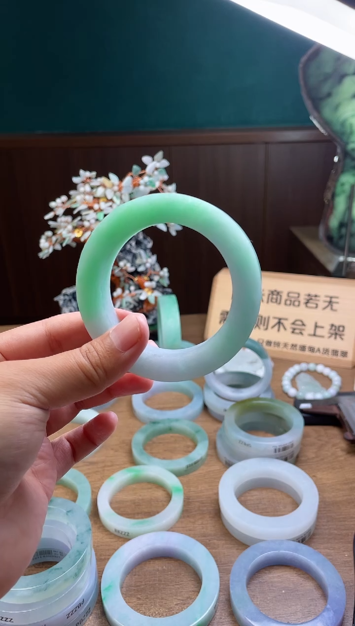 【闪购商品】定制翡翠手镯未镶嵌定制