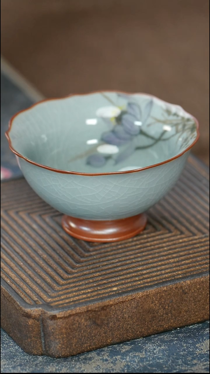 【哥窑手绘戏荷杯】【9西泠纸盒】