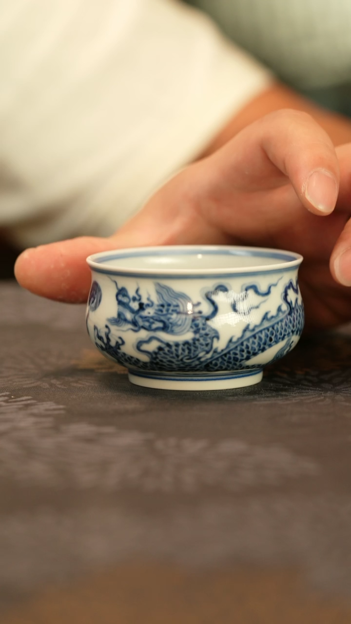 仿明青花铠甲龙纹小炉式