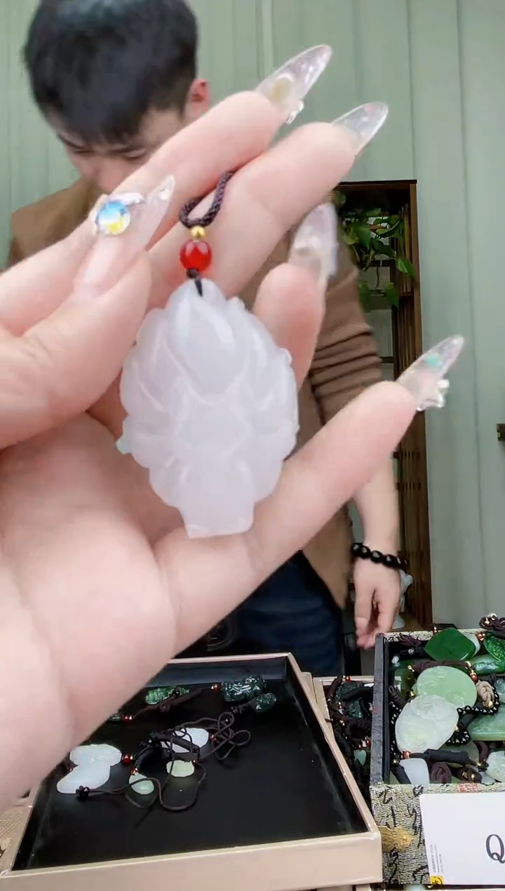 【闪购商品】和田玉挂件未镶嵌拍一发一，多样性发货！