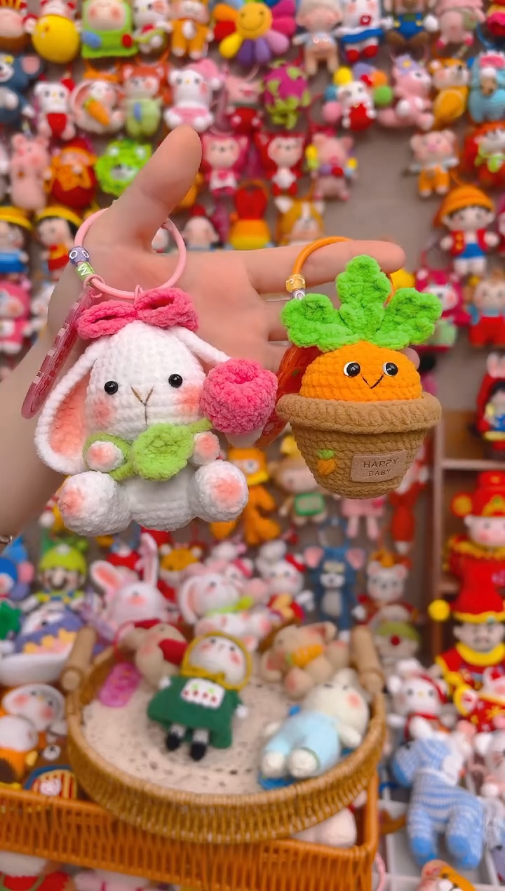 宋*纯手工制作毛线钩织成品郁金香小兔，（赠送胡萝卜）